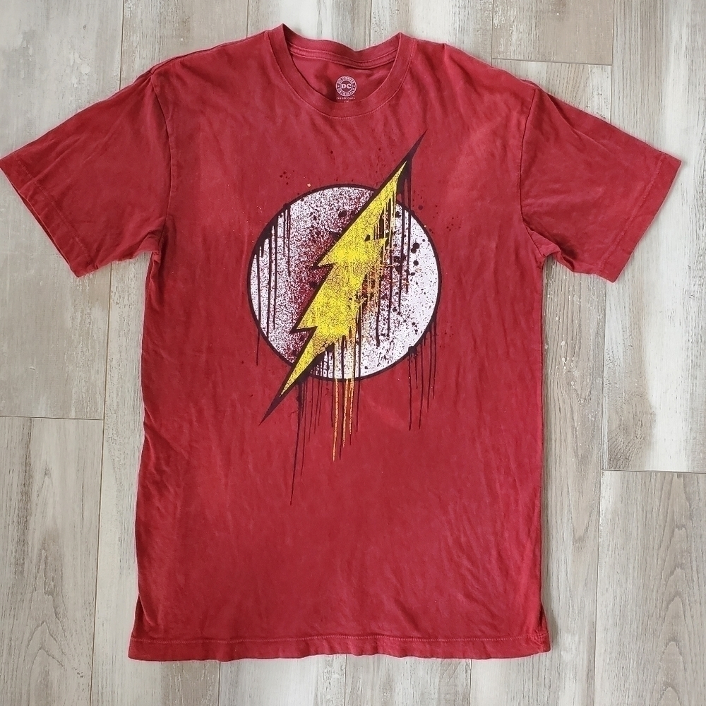 𝅺DC Comics The Flash Lightning Bolt Tshirt